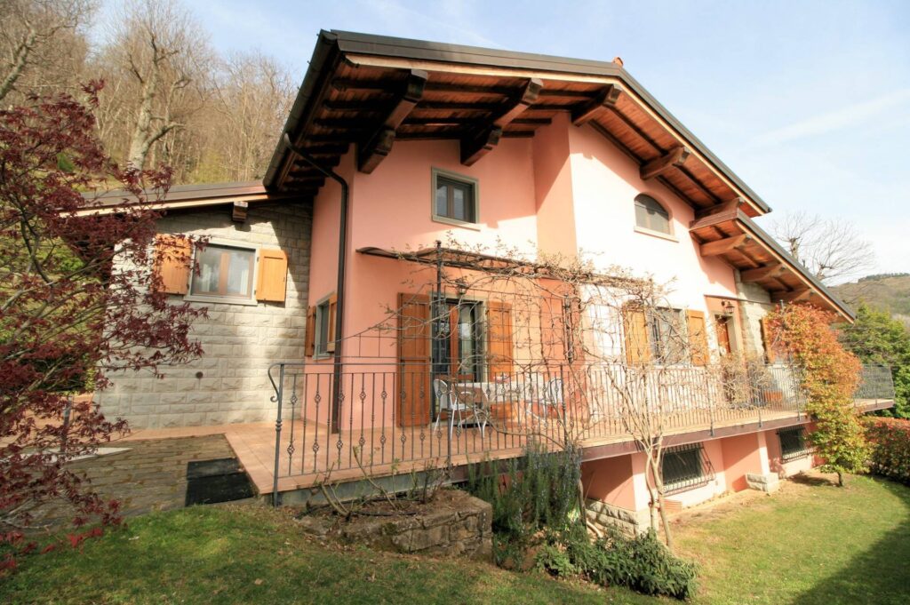 1513-Villa unifamiliare con giardino in posizione panoramica-Abetone Cutigliano-2 Agenzia Immobiliare ASIP