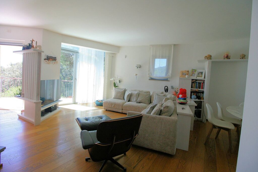 1515-Villetta libera su quattro lati con giardino e vista mare-Livorno-19 Agenzia Immobiliare ASIP