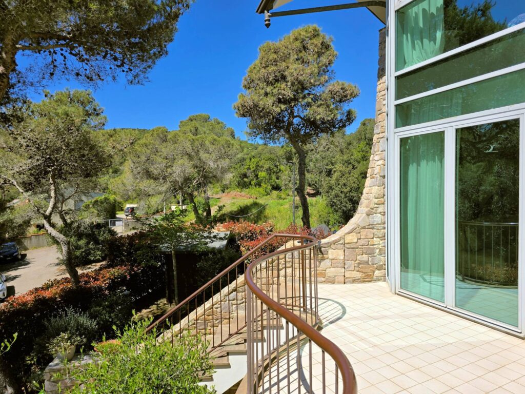 1515-Villetta libera su quattro lati con giardino e vista mare-Livorno-4 Agenzia Immobiliare ASIP