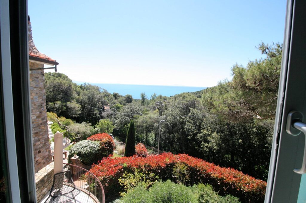 1515-Villetta libera su quattro lati con giardino e vista mare-Livorno-25 Agenzia Immobiliare ASIP