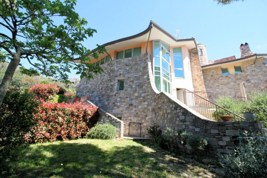 1515-Villetta libera su quattro lati con giardino e vista mare-Livorno-2 Agenzia Immobiliare ASIP
