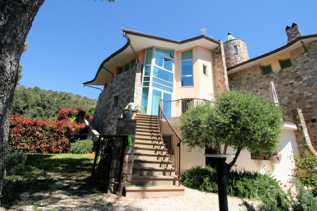 1515-Villetta libera su quattro lati con giardino e vista mare-Livorno-5 Agenzia Immobiliare ASIP