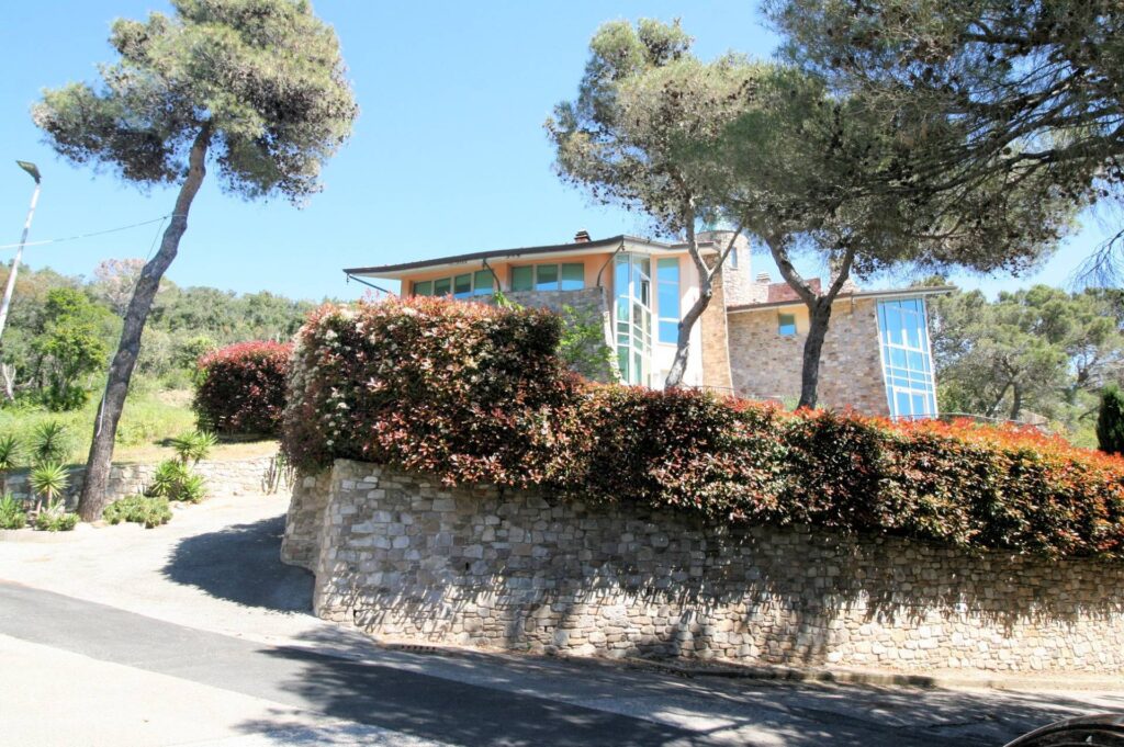 1515-Villetta libera su quattro lati con giardino e vista mare-Livorno-3 Agenzia Immobiliare ASIP
