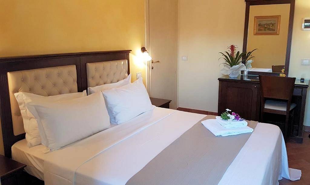 1519-Casale ristrutturato con parco e piscina-Altopascio-16 Agenzia Immobiliare ASIP