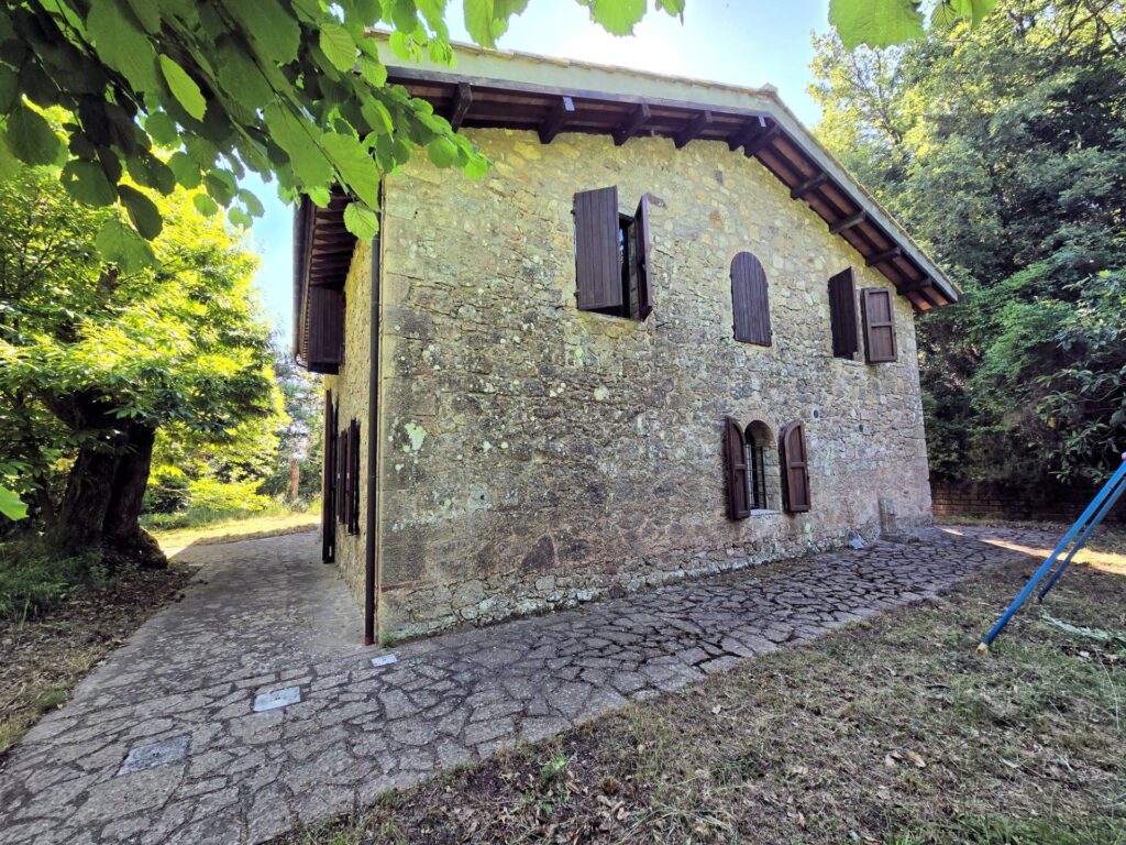 1520-Rustico ristrutturato in posizione collinare-Roccastrada-3 Agenzia Immobiliare ASIP