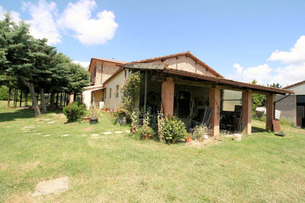 1522-Casale in stile rustico Toscano con annessi e terreno a venti minuti dal mare-Monteverdi Marittimo-8 Agenzia Immobiliare ASIP