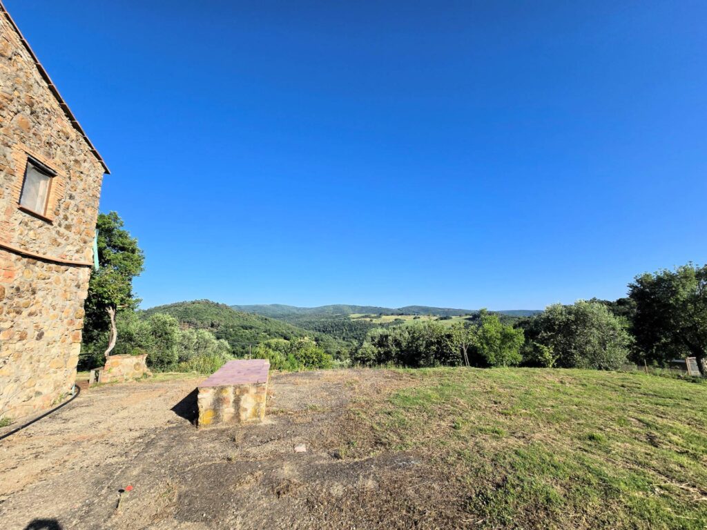1524-Casale in stile rustico Toscano in posizione panoramica con annesso e 54 ettari di terreno-Monterotondo Marittimo-7 Agenzia Immobiliare ASIP