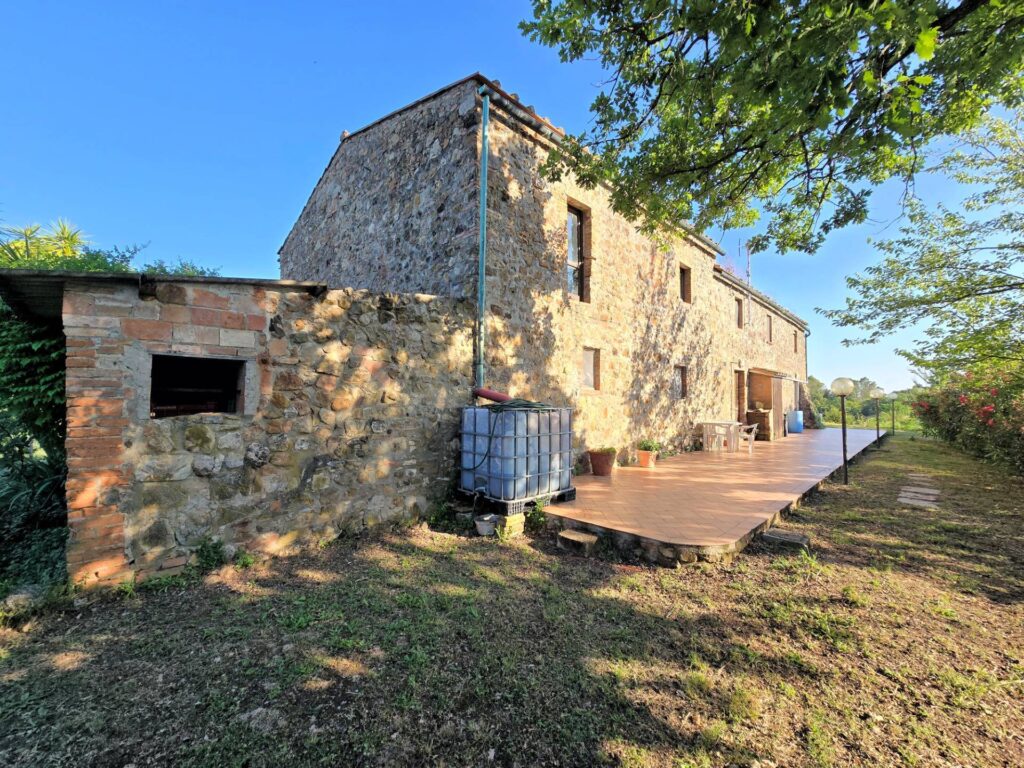 1524-Casale in stile rustico Toscano in posizione panoramica con annesso e 54 ettari di terreno-Monterotondo Marittimo-3 Agenzia Immobiliare ASIP