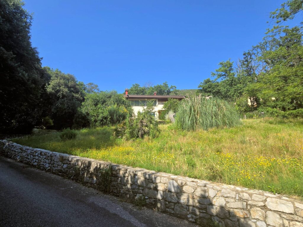 1530-Villa di dimensioni molto importanti con ampio parco in ottima location-Montemurlo-4 Agenzia Immobiliare ASIP