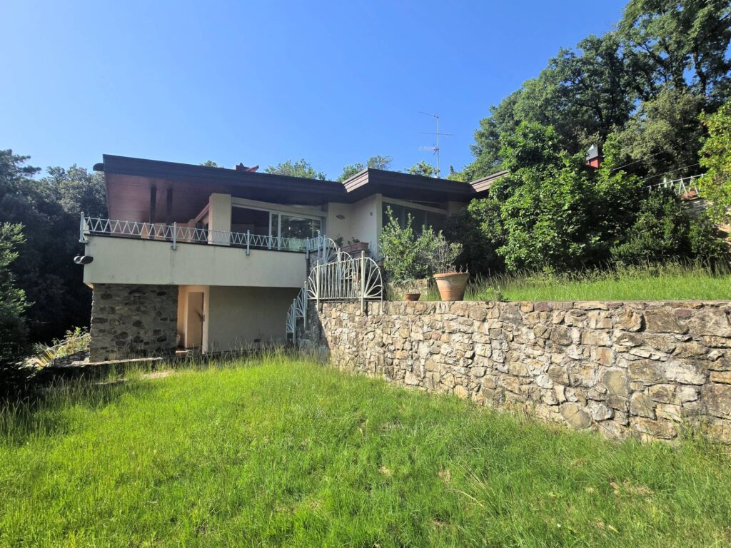 1530-Villa di dimensioni molto importanti con ampio parco in ottima location-Montemurlo-9 Agenzia Immobiliare ASIP