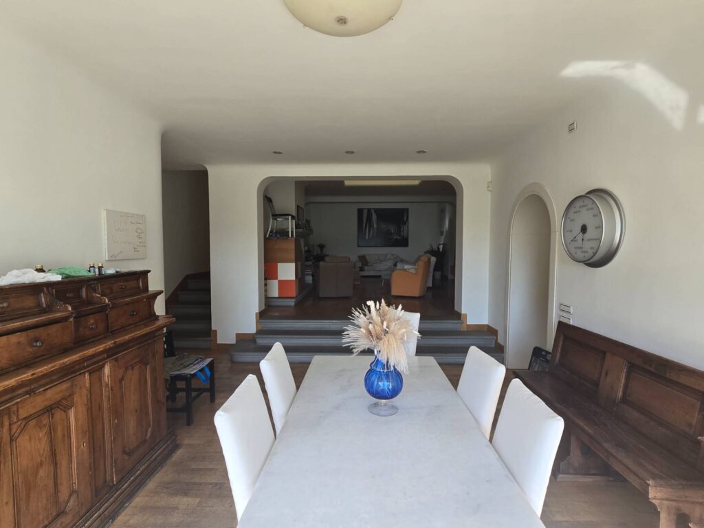 1530-Villa di dimensioni molto importanti con ampio parco in ottima location-Montemurlo-24 Agenzia Immobiliare ASIP