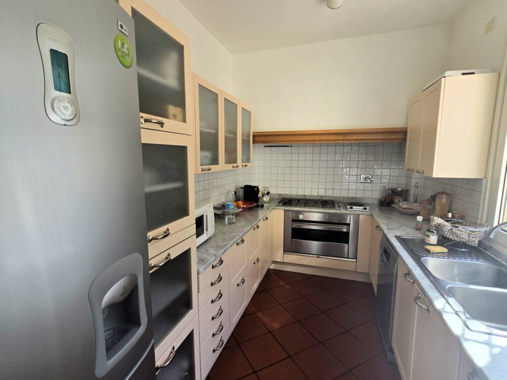 1530-Villa di dimensioni molto importanti con ampio parco in ottima location-Montemurlo-34 Agenzia Immobiliare ASIP