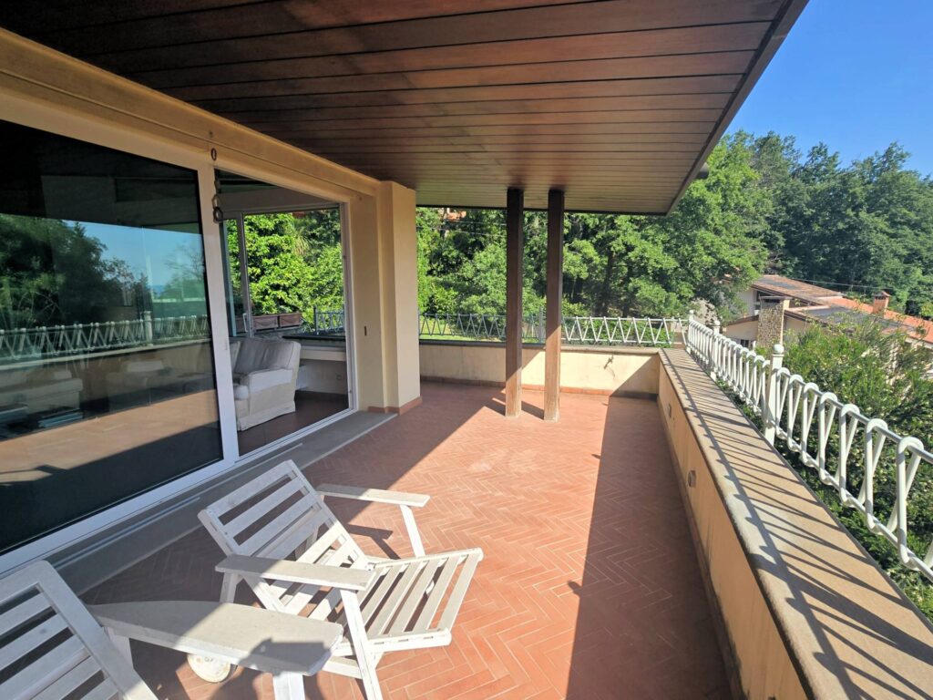 1530-Villa di dimensioni molto importanti con ampio parco in ottima location-Montemurlo-13 Agenzia Immobiliare ASIP