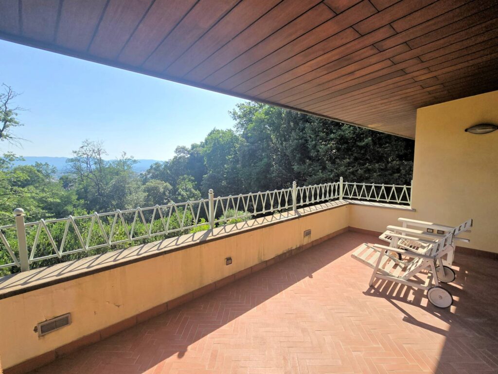 1530-Villa di dimensioni molto importanti con ampio parco in ottima location-Montemurlo-12 Agenzia Immobiliare ASIP