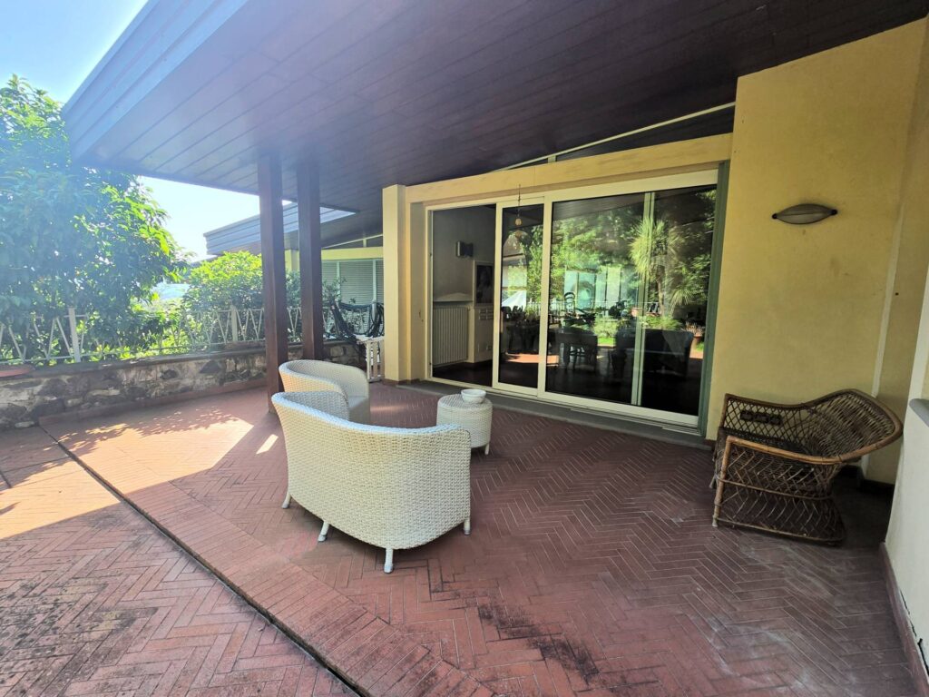 1530-Villa di dimensioni molto importanti con ampio parco in ottima location-Montemurlo-16 Agenzia Immobiliare ASIP