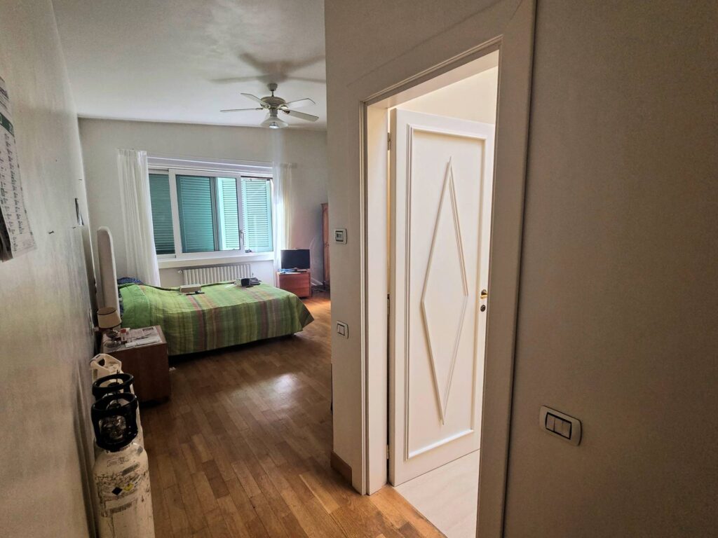 1530-Villa di dimensioni molto importanti con ampio parco in ottima location-Montemurlo-39 Agenzia Immobiliare ASIP