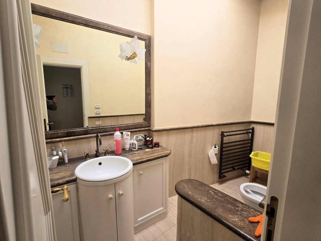 1530-Villa di dimensioni molto importanti con ampio parco in ottima location-Montemurlo-47 Agenzia Immobiliare ASIP