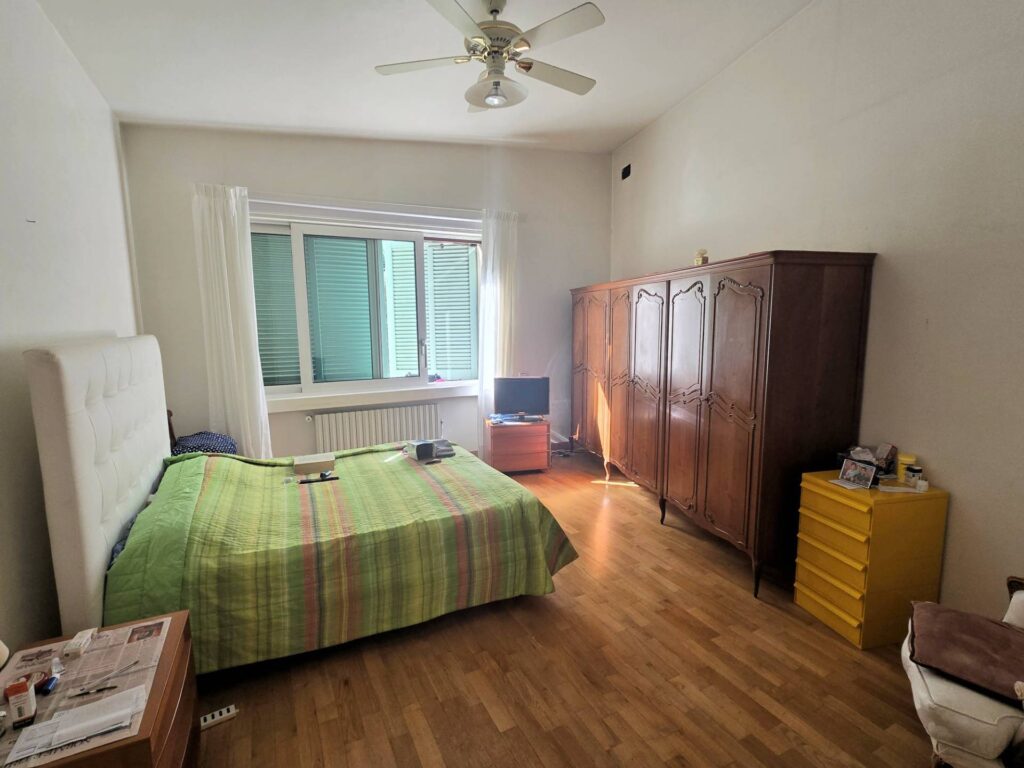 1530-Villa di dimensioni molto importanti con ampio parco in ottima location-Montemurlo-36 Agenzia Immobiliare ASIP