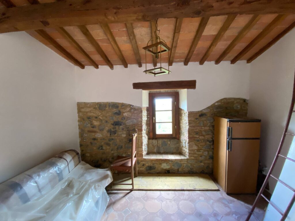 1531-Casa colonica di ampia superficie in posizione dominante con vista panoramica-Pomarance-27 Agenzia Immobiliare ASIP