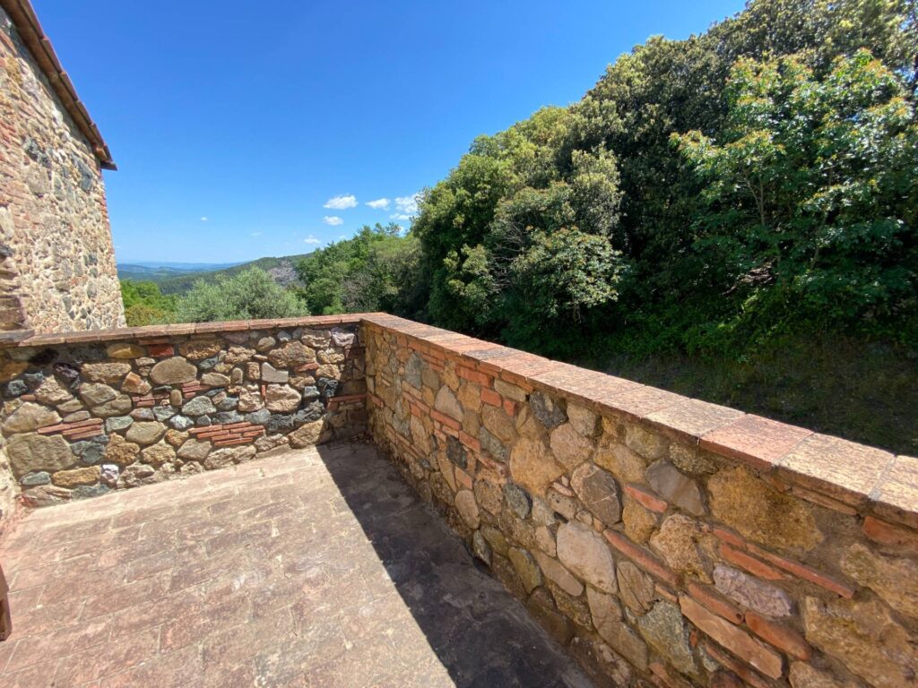 1531-Casa colonica di ampia superficie in posizione dominante con vista panoramica-Pomarance-13 Agenzia Immobiliare ASIP