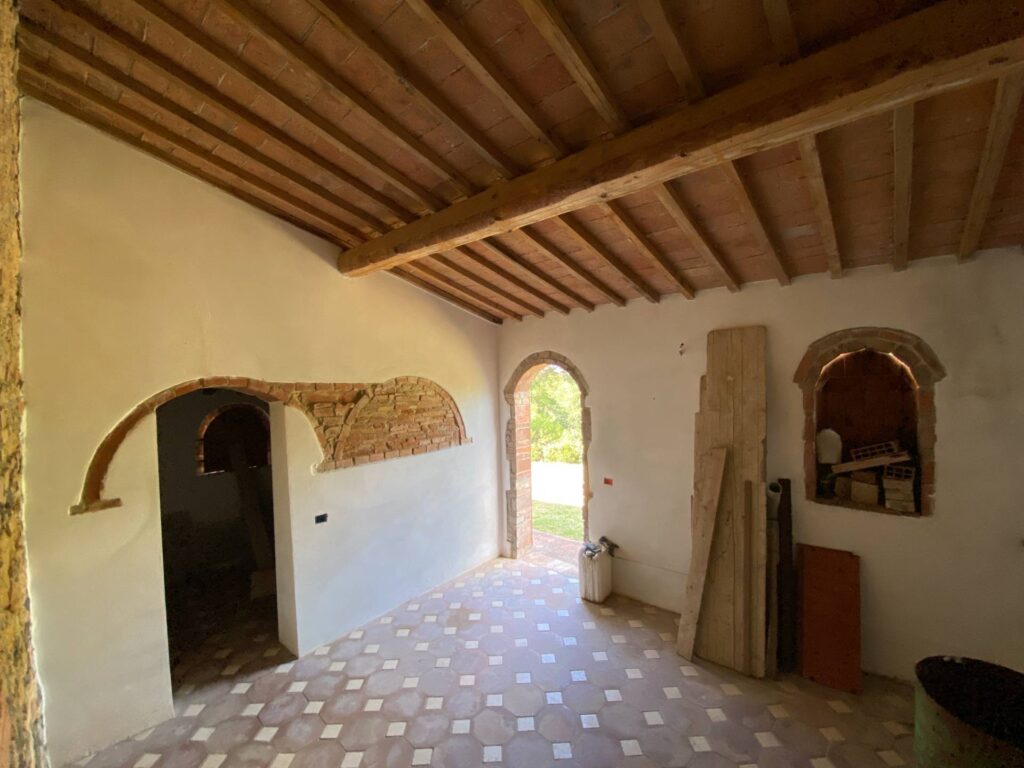 1531-Casa colonica di ampia superficie in posizione dominante con vista panoramica-Pomarance-30 Agenzia Immobiliare ASIP