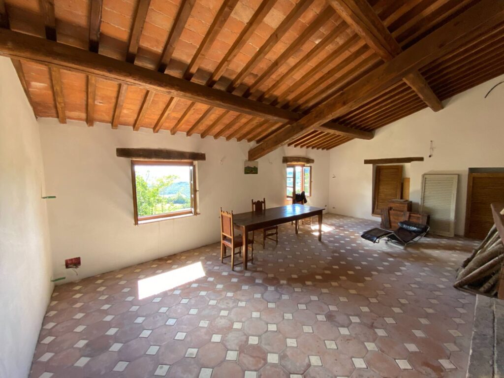 1531-Casa colonica di ampia superficie in posizione dominante con vista panoramica-Pomarance-19 Agenzia Immobiliare ASIP