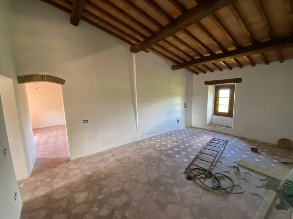 1531-Casa colonica di ampia superficie in posizione dominante con vista panoramica-Pomarance-32 Agenzia Immobiliare ASIP