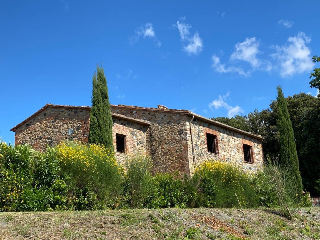 1531-Casa colonica di ampia superficie in posizione dominante con vista panoramica-Pomarance-11 Agenzia Immobiliare ASIP