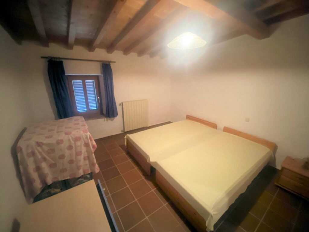 1532-Casa colonica di ampia superficie in posizione panoramica-Castelnuovo di Val di Cecina-30 Agenzia Immobiliare ASIP
