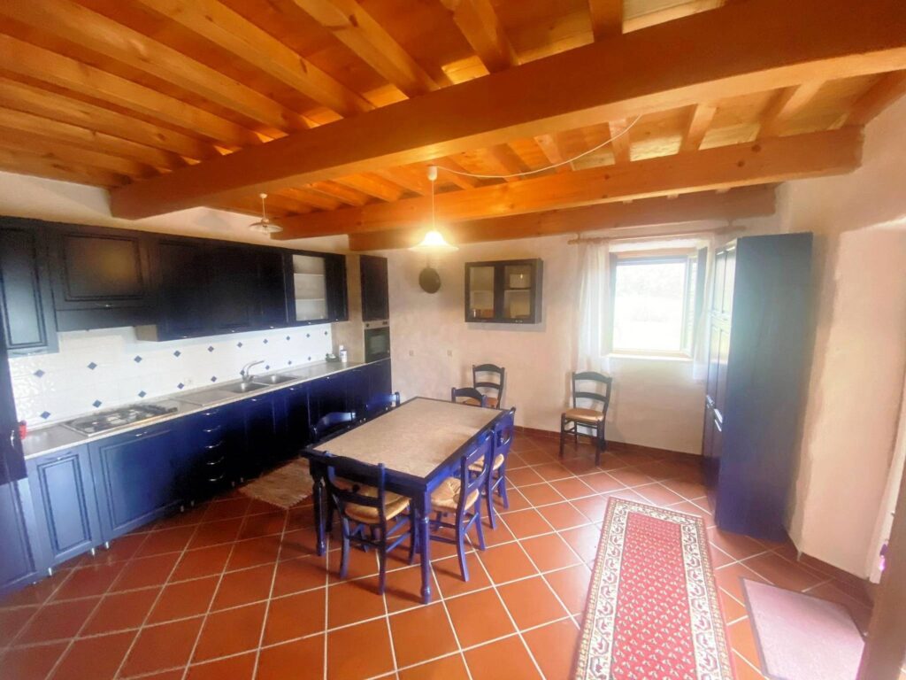 1532-Casa colonica di ampia superficie in posizione panoramica-Castelnuovo di Val di Cecina-24 Agenzia Immobiliare ASIP