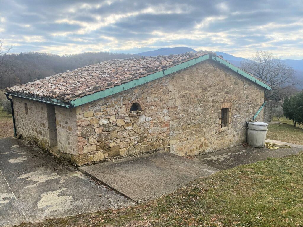 1532-Casa colonica di ampia superficie in posizione panoramica-Castelnuovo di Val di Cecina-12 Agenzia Immobiliare ASIP