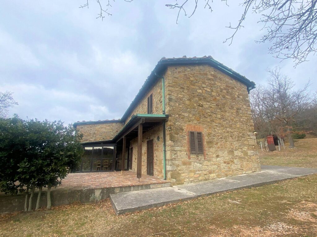 1532-Casa colonica di ampia superficie in posizione panoramica-Castelnuovo di Val di Cecina-13 Agenzia Immobiliare ASIP