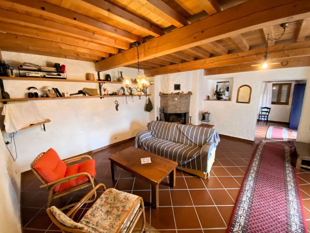 1532-Casa colonica di ampia superficie in posizione panoramica-Castelnuovo di Val di Cecina-17 Agenzia Immobiliare ASIP