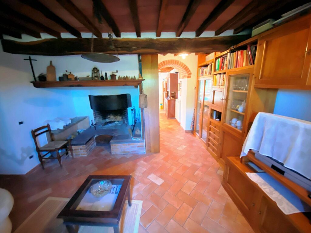 1533-Porzione terratetto di villa bifamiliare in stile rustico Toscano-Castelnuovo di Val di Cecina-14 Agenzia Immobiliare ASIP