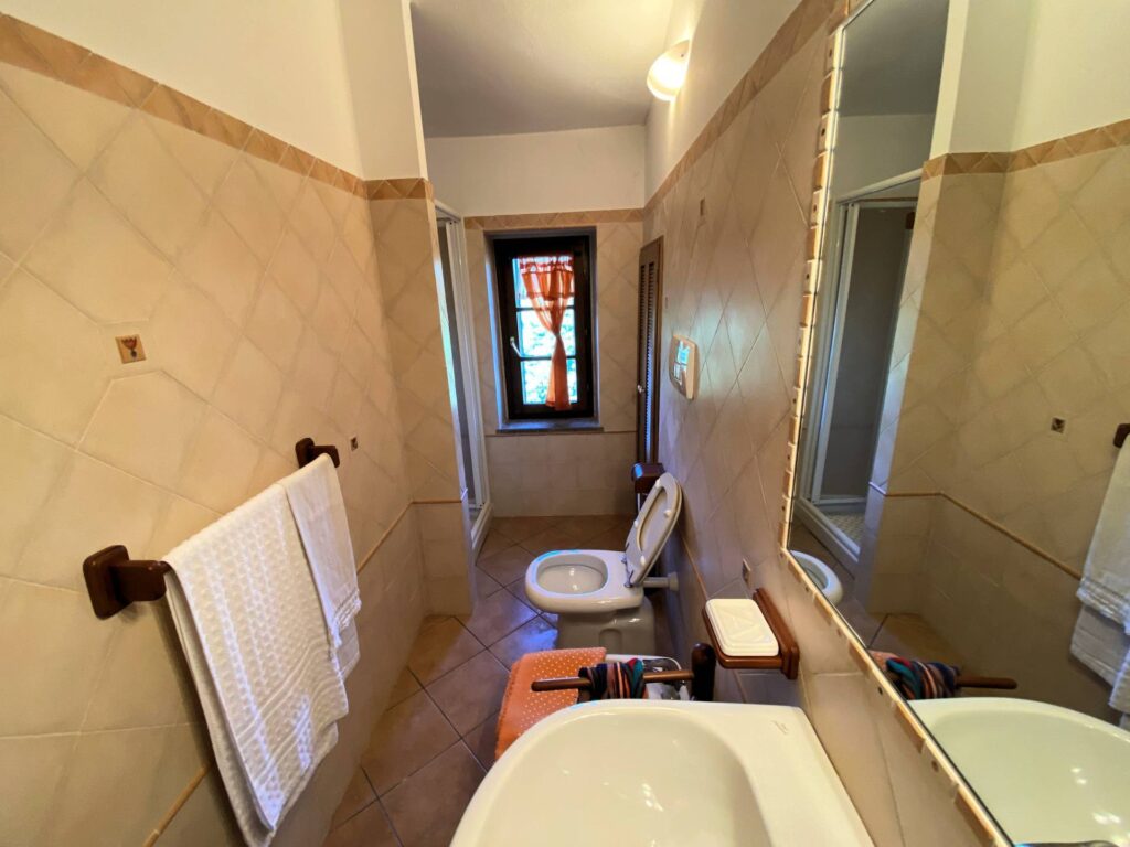 1533-Porzione terratetto di villa bifamiliare in stile rustico Toscano-Castelnuovo di Val di Cecina-32 Agenzia Immobiliare ASIP
