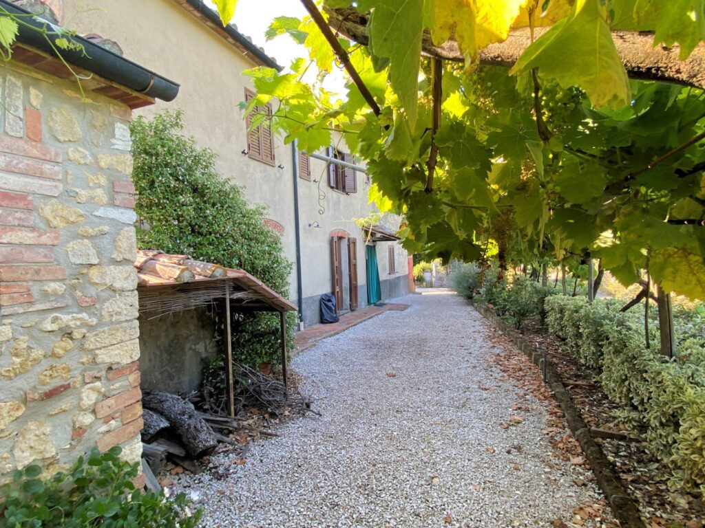 1533-Porzione terratetto di villa bifamiliare in stile rustico Toscano-Castelnuovo di Val di Cecina-8 Agenzia Immobiliare ASIP