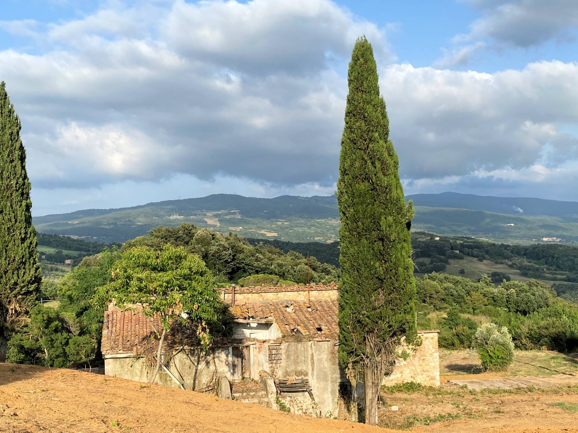1535-Colonica in pietra da ristrutturare con vista panoramica mozzafiato-Monteverdi Marittimo-1 Agenzia Immobiliare ASIP