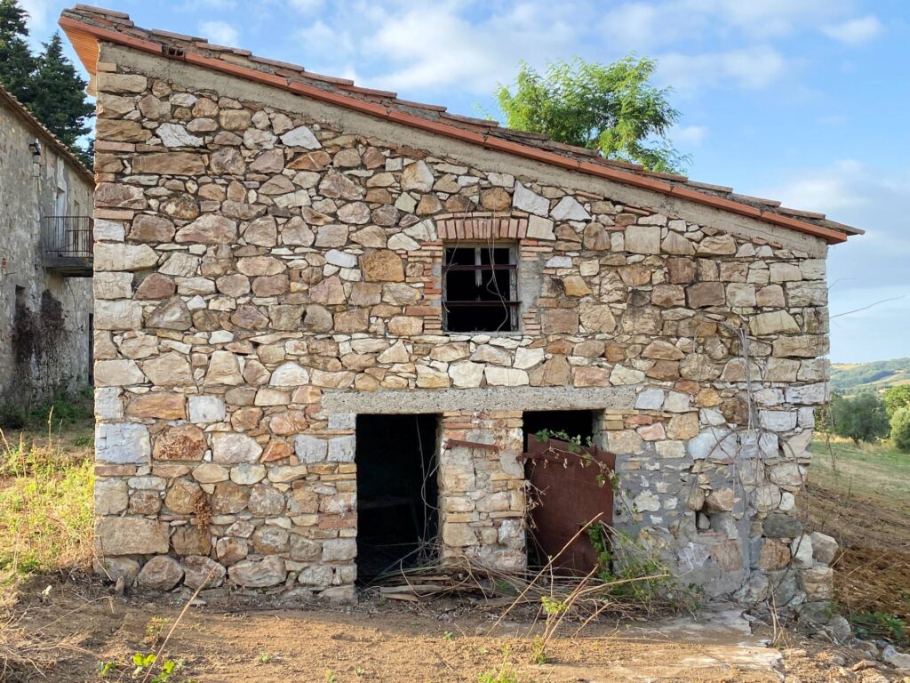 1535-Colonica in pietra da ristrutturare con vista panoramica mozzafiato-Monteverdi Marittimo-10 Agenzia Immobiliare ASIP