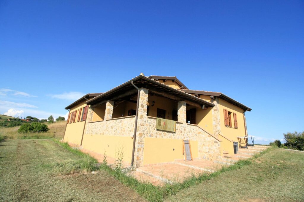 1537-Casale libero su quattro lati con terreno e vista panoramica fino al mare-Magliano in Toscana-3 Agenzia Immobiliare ASIP