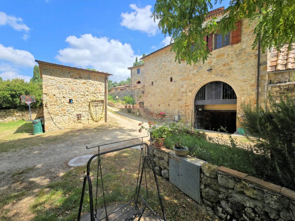 1539-Antico fienile completamente ristrutturato con giardino e annessi  posto in un piccolo borgo-Colle di Val d'Elsa-13 Agenzia Immobiliare ASIP