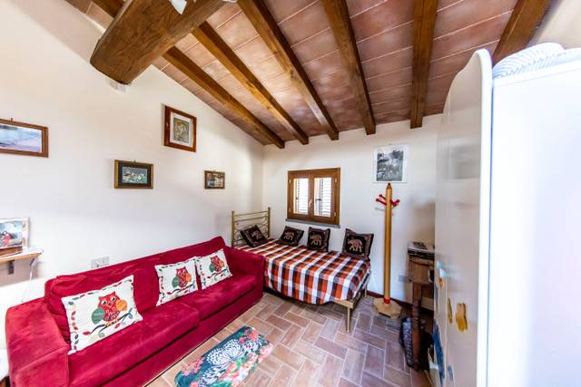 1449-Villa ristrutturata in posizione collinare con piscina-Pescia-4 Agenzia Immobiliare ASIP