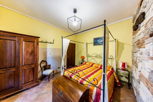 1449-Villa ristrutturata in posizione collinare con piscina-Pescia-13 Agenzia Immobiliare ASIP