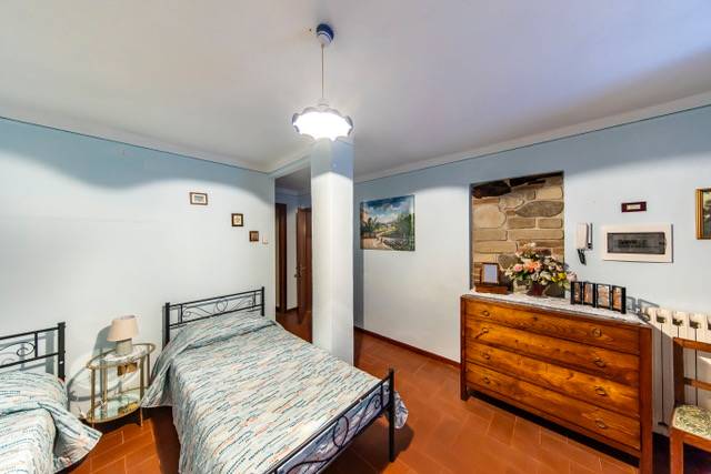 1449-Villa ristrutturata in posizione collinare con piscina-Pescia-20 Agenzia Immobiliare ASIP