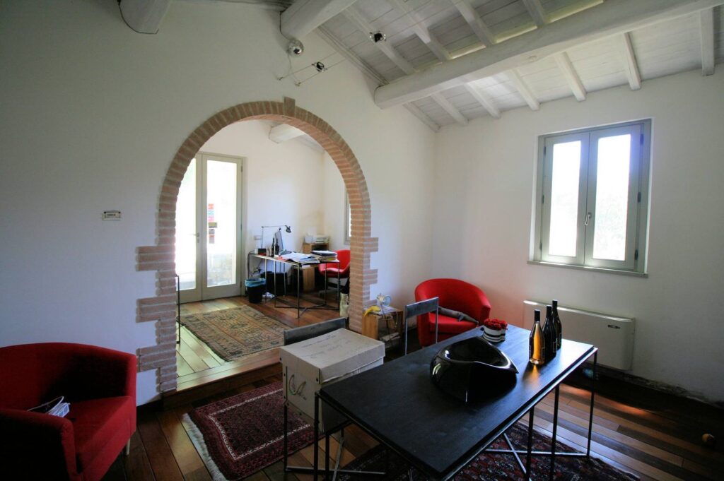 1541-Azienda vitivinicola con produzione di vini di alta qualita' in posizione collinare con vista panoramica-Scansano-41 Agenzia Immobiliare ASIP