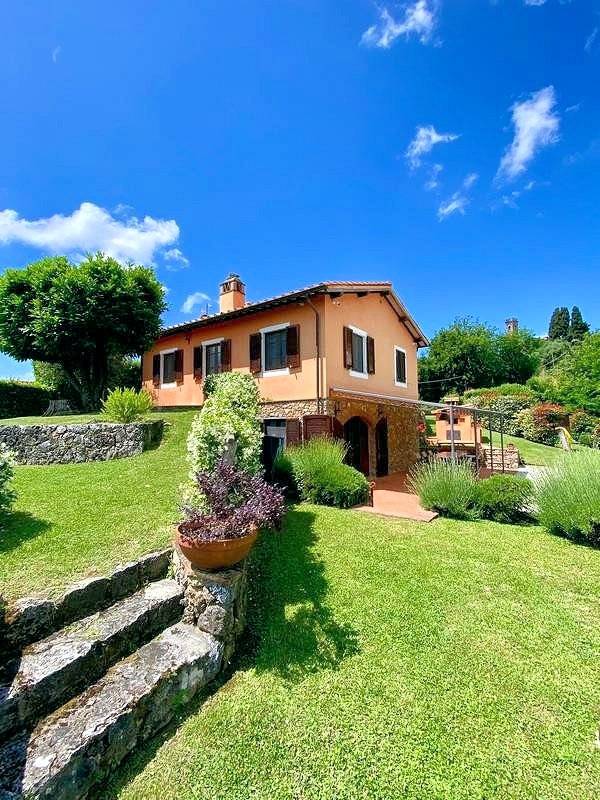 1551-Casale con parco piscina e vista panoramica-Camaiore-2 Agenzia Immobiliare ASIP