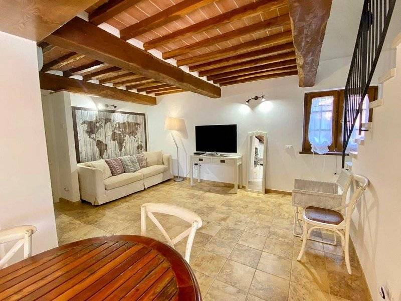 1551-Casale con parco piscina e vista panoramica-Camaiore-15 Agenzia Immobiliare ASIP