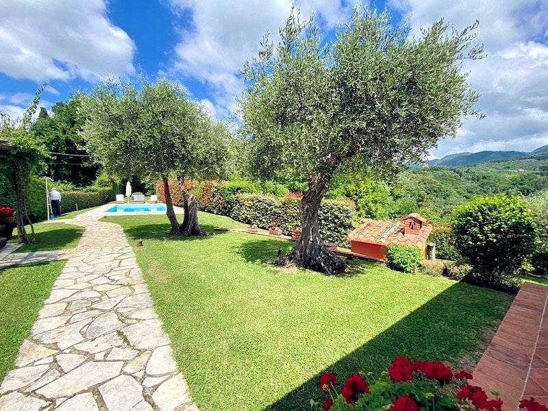 1551-Casale con parco piscina e vista panoramica-Camaiore-9 Agenzia Immobiliare ASIP