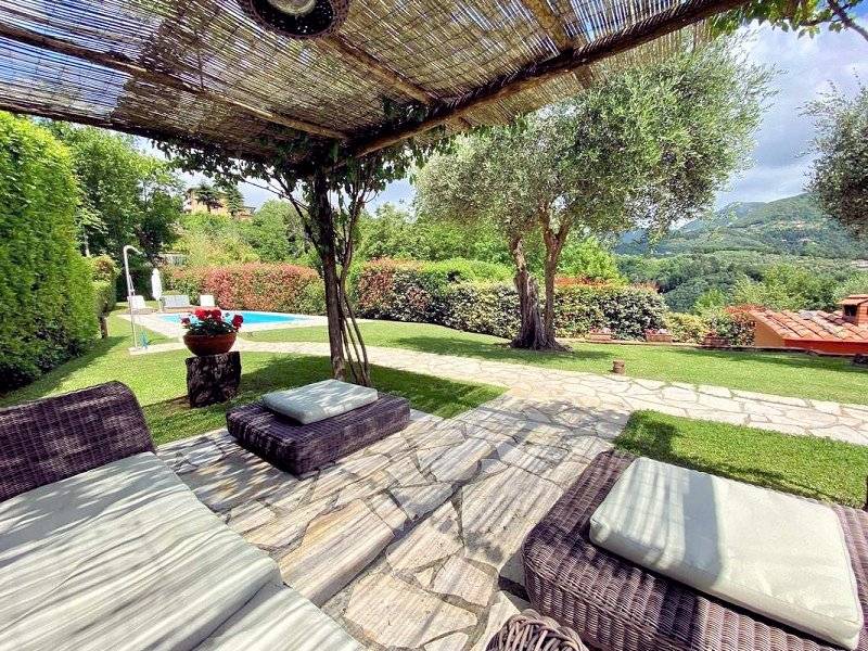 1551-Casale con parco piscina e vista panoramica-Camaiore-6 Agenzia Immobiliare ASIP