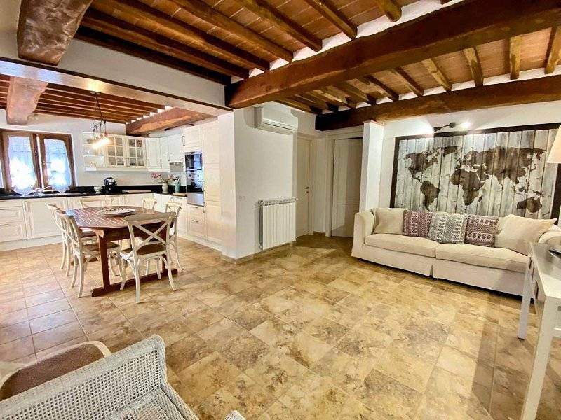 1551-Casale con parco piscina e vista panoramica-Camaiore-19 Agenzia Immobiliare ASIP