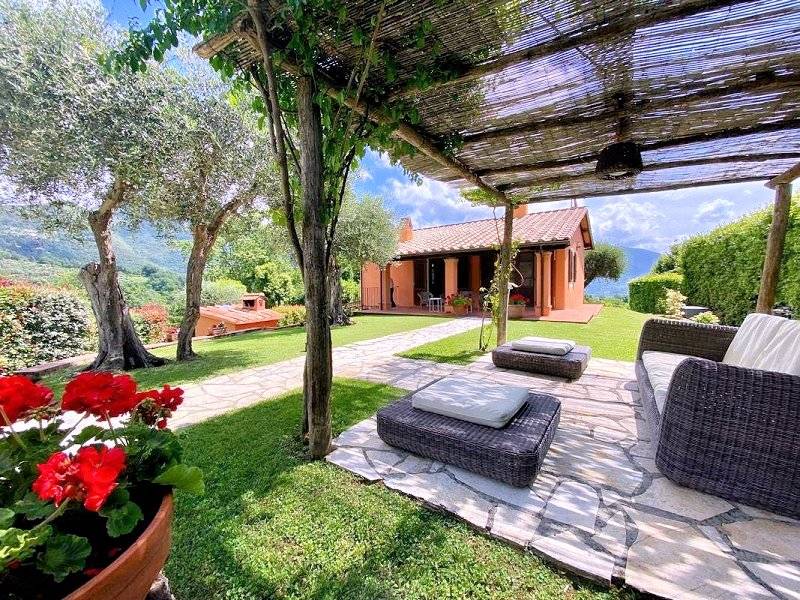 1551-Casale con parco piscina e vista panoramica-Camaiore-8 Agenzia Immobiliare ASIP
